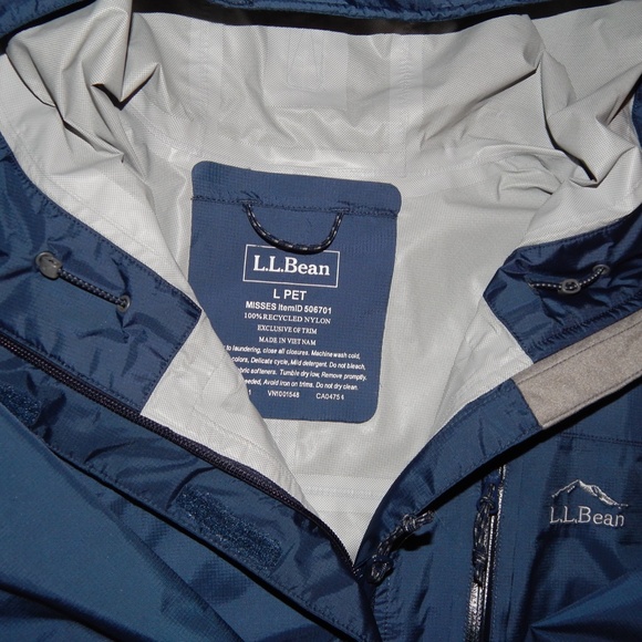 L.L. Bean Waterproof Women's Rain Jacket - Picture 2 of 4